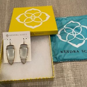 Kendra Scott Skylar earrings in Slate